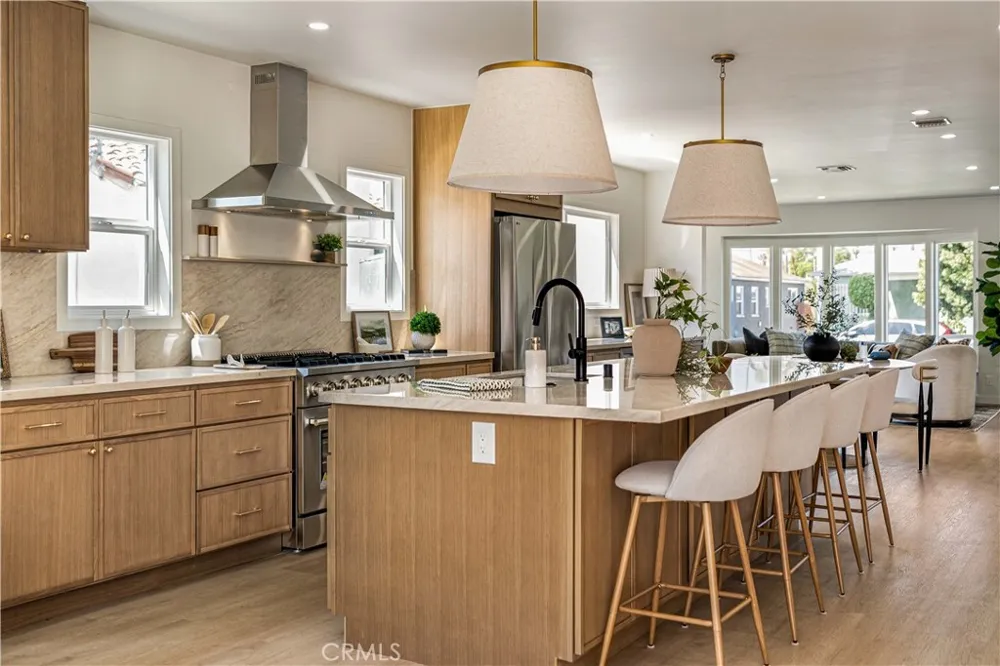 3880 Olmsted Avenue Los Angeles, CA 90008