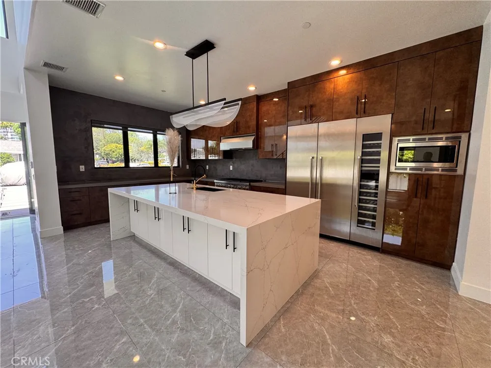11230 Pickford Los Angeles, CA 90064