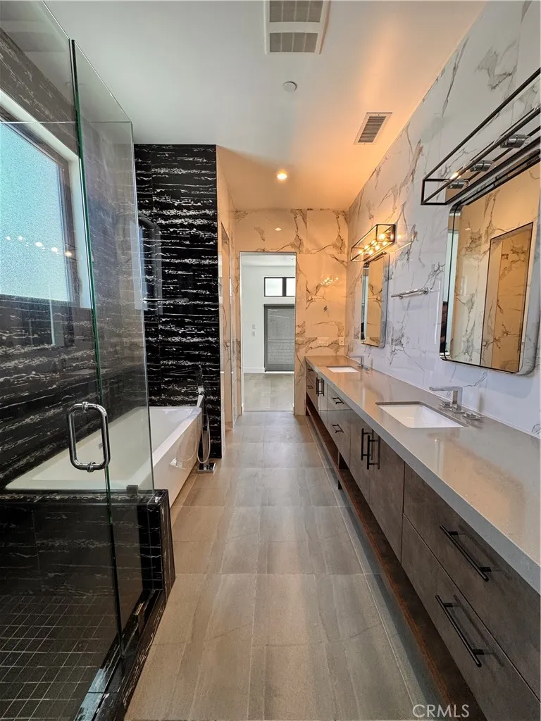 11230 Pickford Los Angeles, CA 90064