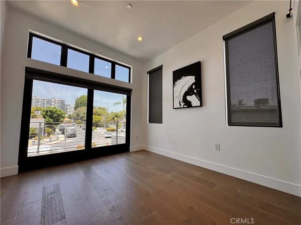 11230 Pickford Los Angeles, CA 90064