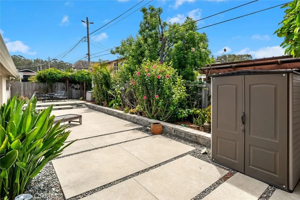 2217 Glenn Los Osos, CA 93402