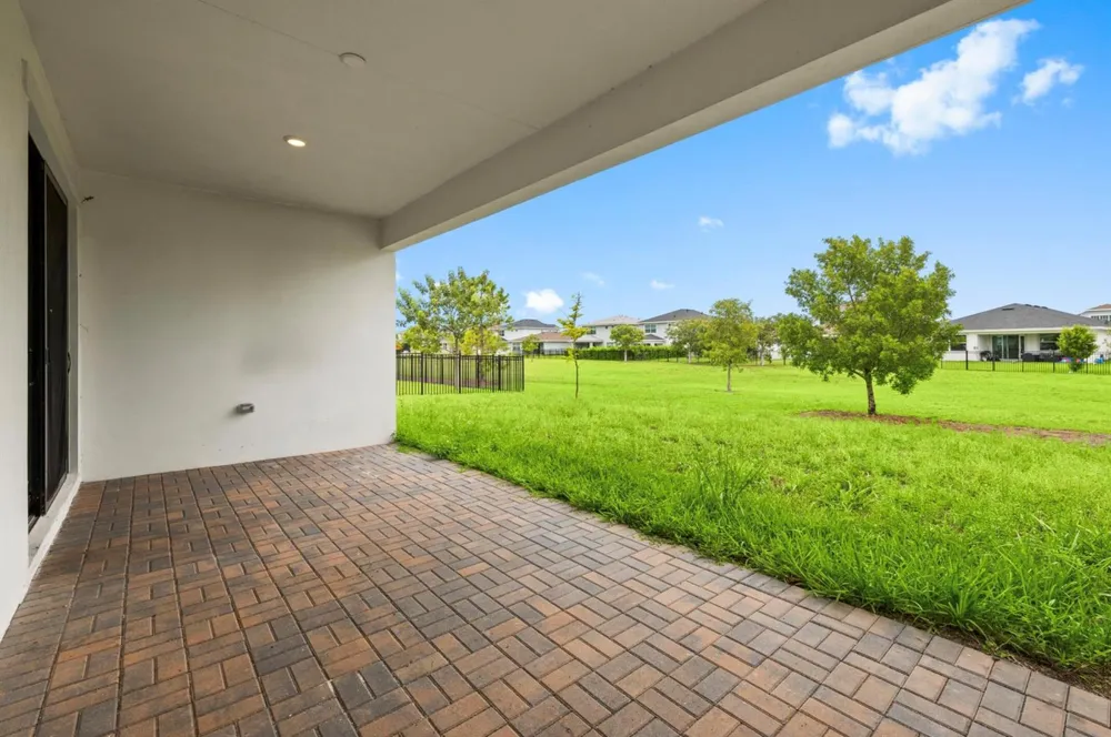 19667 Rugged Trunk Trail Loxahatchee, FL 33470