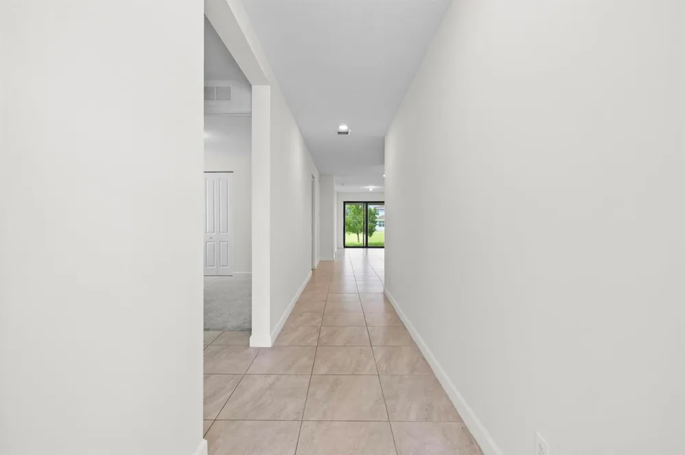 19667 Rugged Trunk Trail Loxahatchee, FL 33470