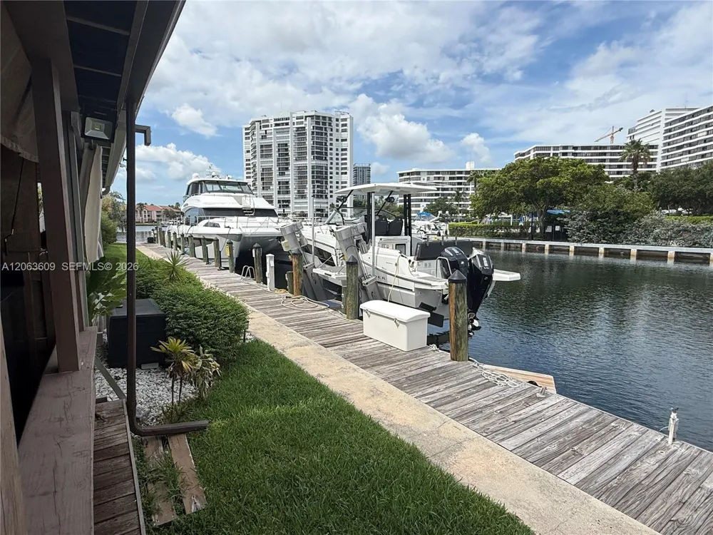 2645 S Parkview Dr #2645 Hallandale Beach, FL 33009