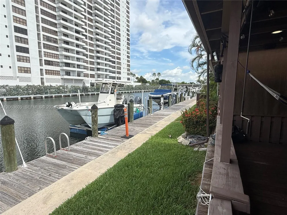 2645 S Parkview Dr #2645 Hallandale Beach, FL 33009