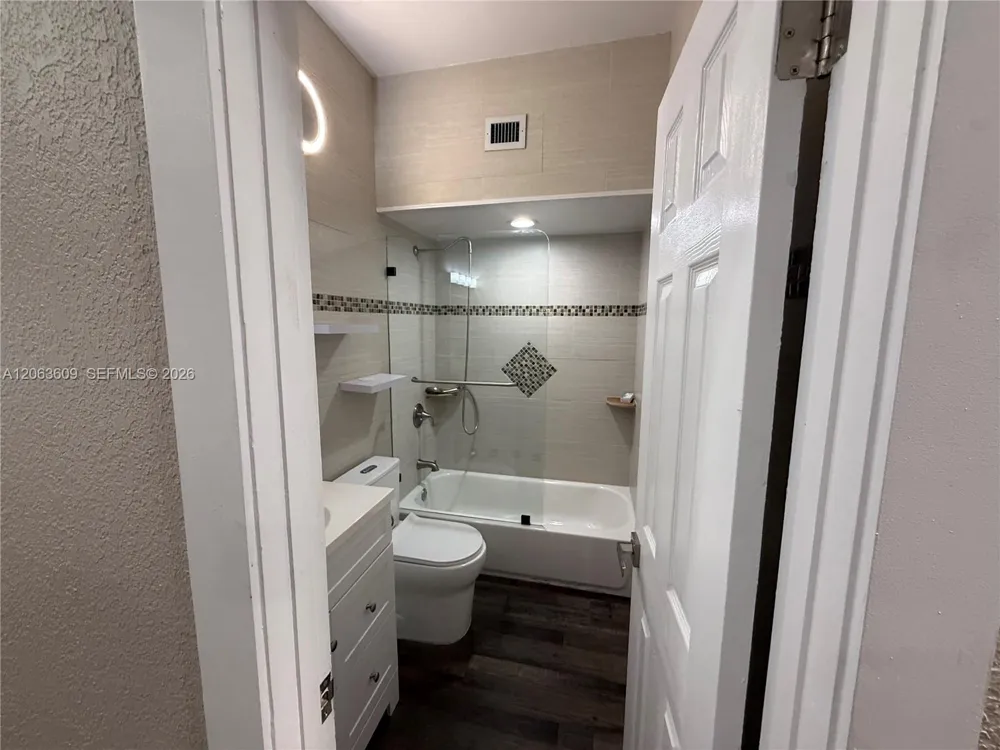 2645 S Parkview Dr #2645 Hallandale Beach, FL 33009