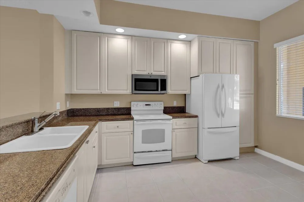 5 HARBOUR ISLE DRIVE E #103 Garage option Fort Pierce, FL 34949