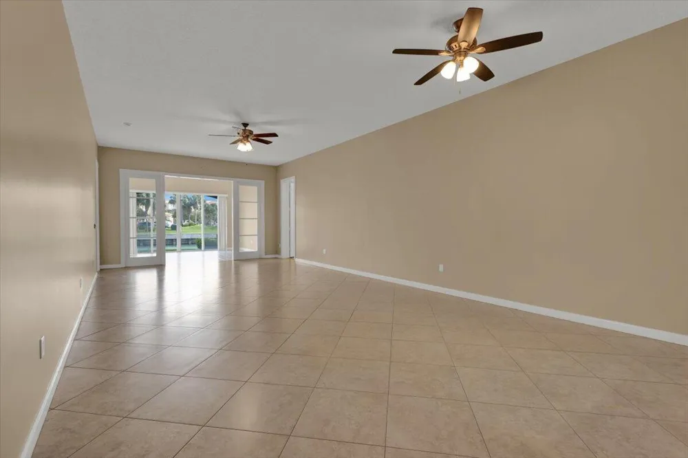 5 HARBOUR ISLE DRIVE E #103 Garage option Fort Pierce, FL 34949