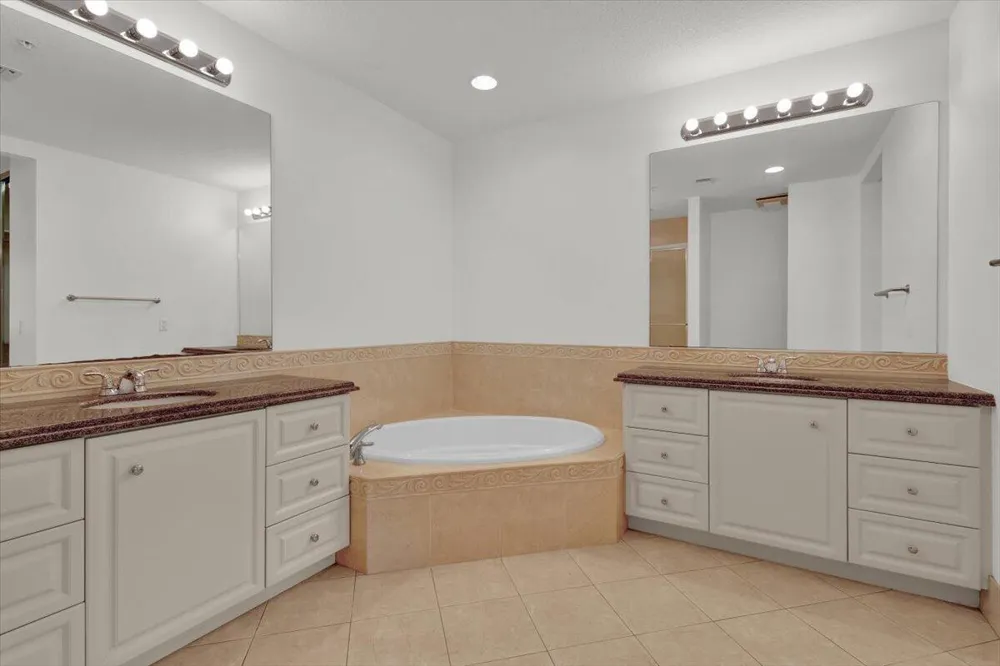 5 HARBOUR ISLE DRIVE E #103 Garage option Fort Pierce, FL 34949