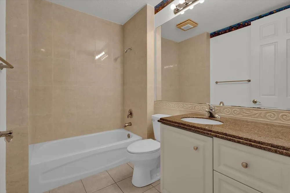 5 HARBOUR ISLE DRIVE E #103 Garage option Fort Pierce, FL 34949