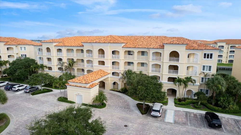 5 HARBOUR ISLE DRIVE E #103 Garage option Fort Pierce, FL 34949
