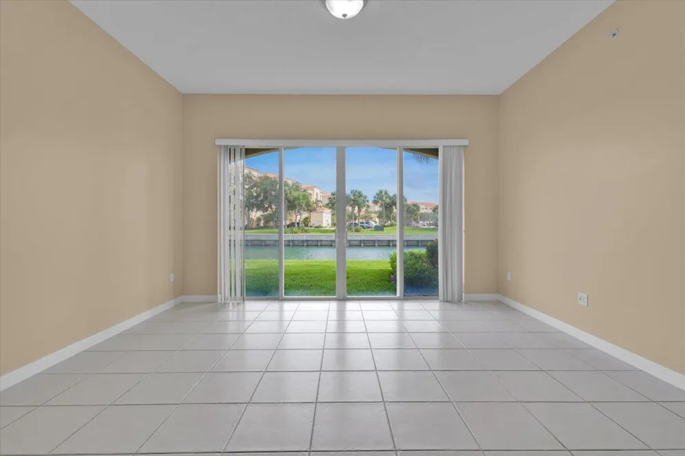 5 HARBOUR ISLE DRIVE E #103 Garage option Fort Pierce, FL 34949