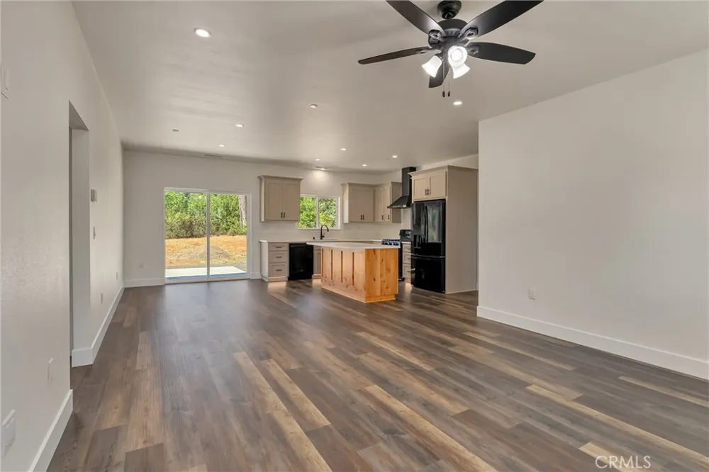 1647 Wee Dell Paradise, CA 95969