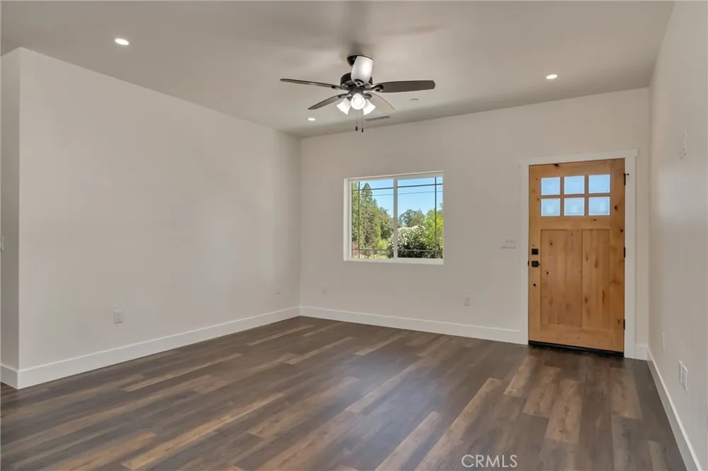 1647 Wee Dell Paradise, CA 95969