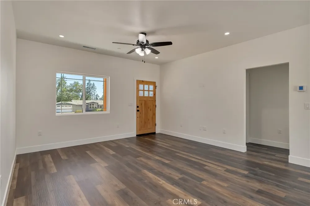 1647 Wee Dell Paradise, CA 95969