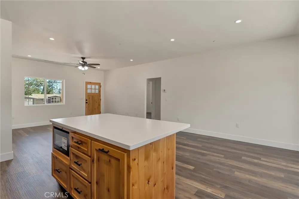 1647 Wee Dell Paradise, CA 95969