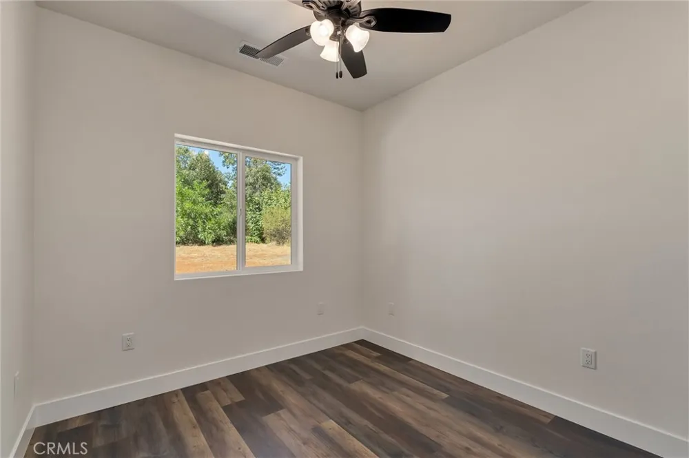 1647 Wee Dell Paradise, CA 95969