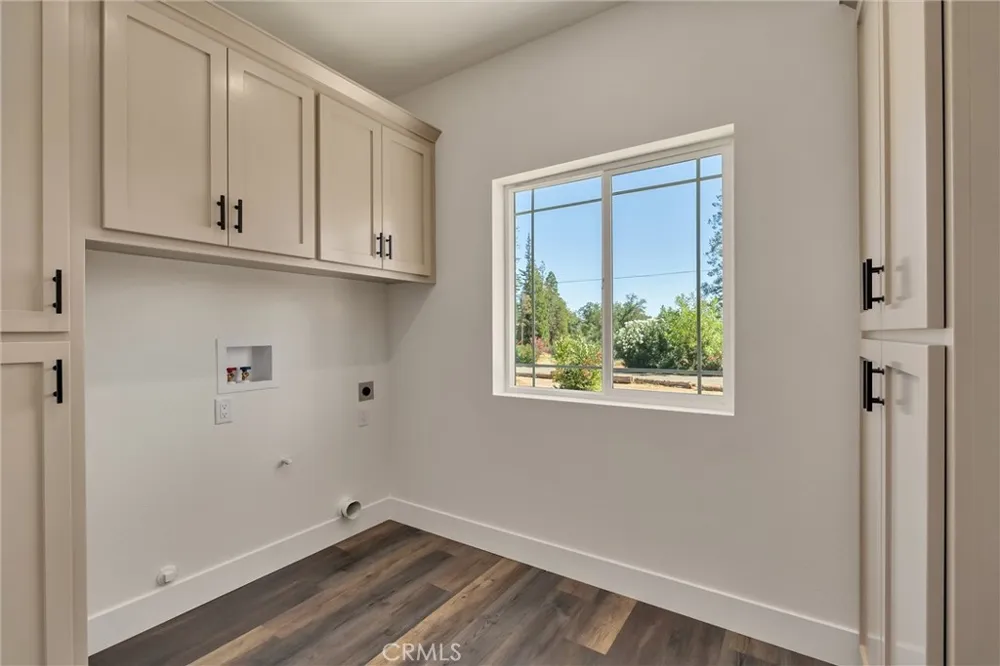 1647 Wee Dell Paradise, CA 95969