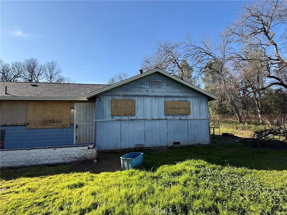 1672 Lake Redding, CA 96003