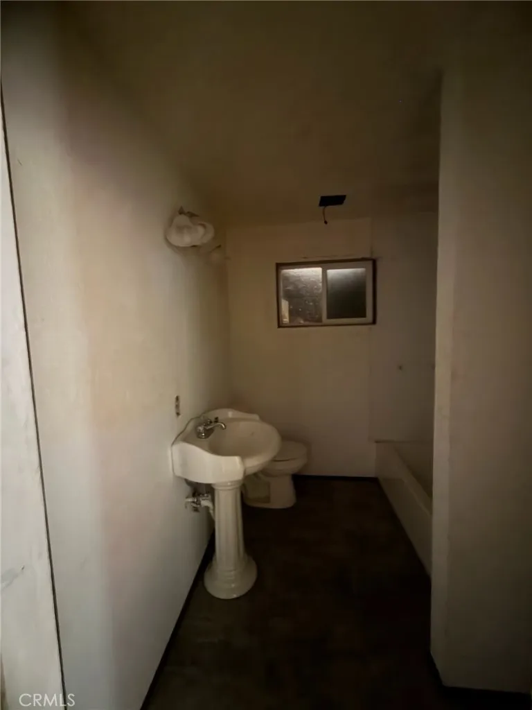 1672 Lake Redding, CA 96003
