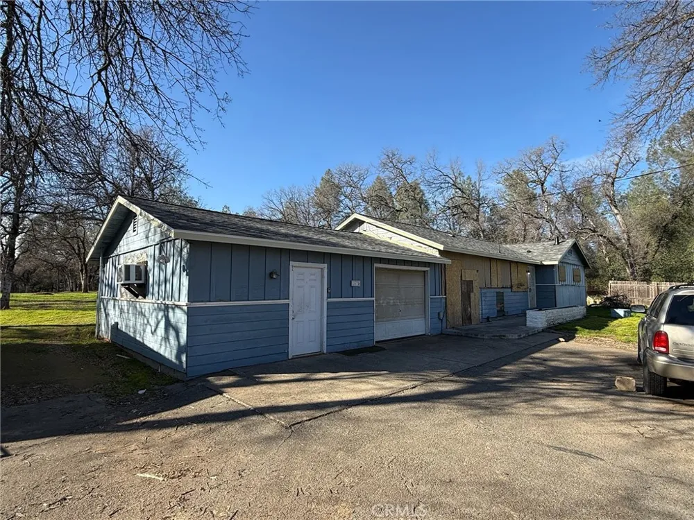 1672 Lake Redding, CA 96003