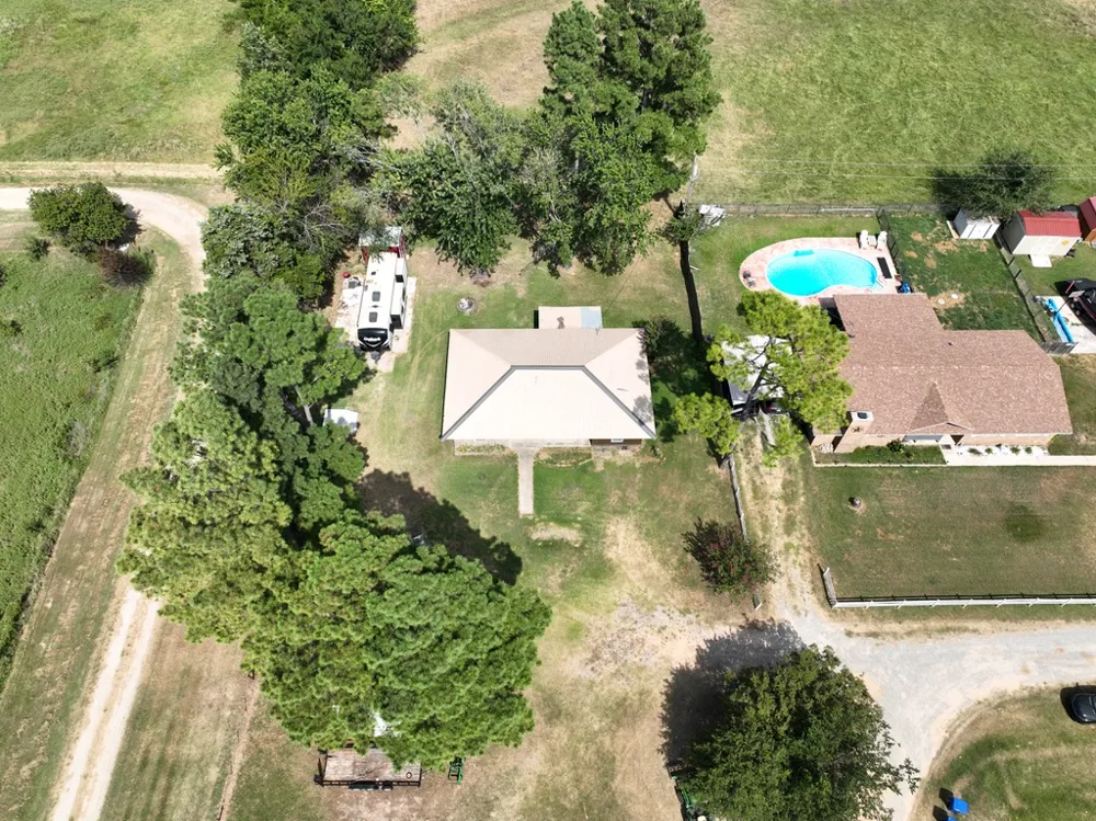174 Hummingbird Circle Colbert, OK 74733
