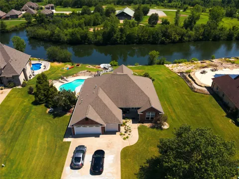 8220 Overlook Trail