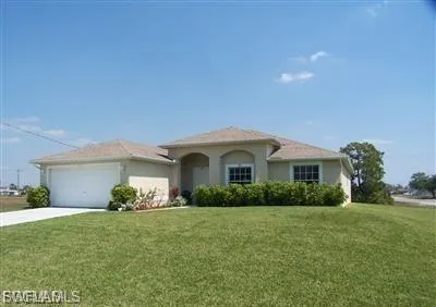 2221 SW 8th Place