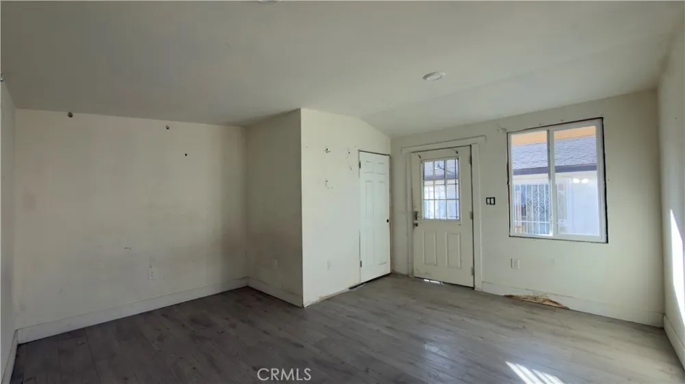 11662 Glamis Street Sylmar, CA 91342