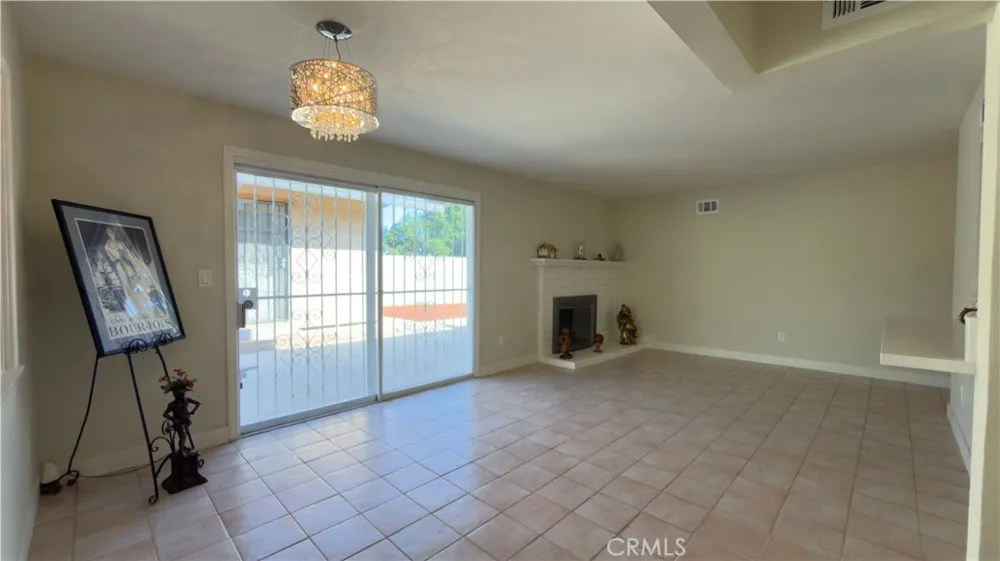 11662 Glamis Street Sylmar, CA 91342