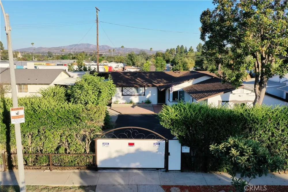 11662 Glamis Street Sylmar, CA 91342