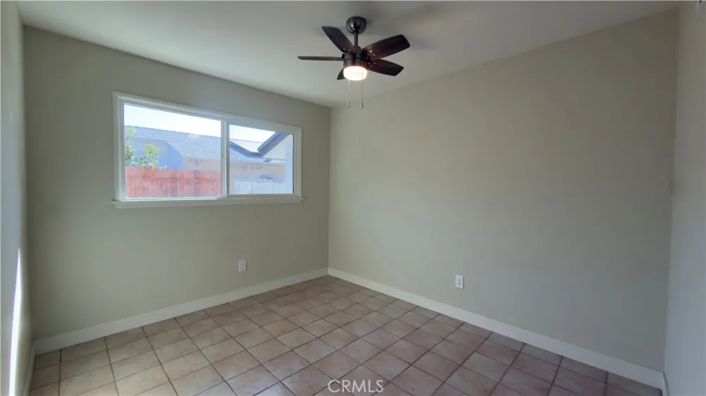 11662 Glamis Street Sylmar, CA 91342