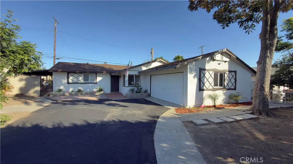 11662 Glamis Street Sylmar, CA 91342