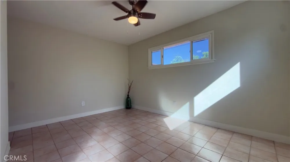 11662 Glamis Street Sylmar, CA 91342