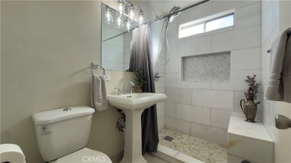 11662 Glamis Street Sylmar, CA 91342