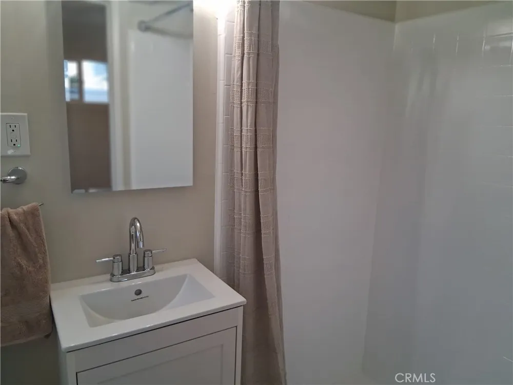 11662 Glamis Street Sylmar, CA 91342