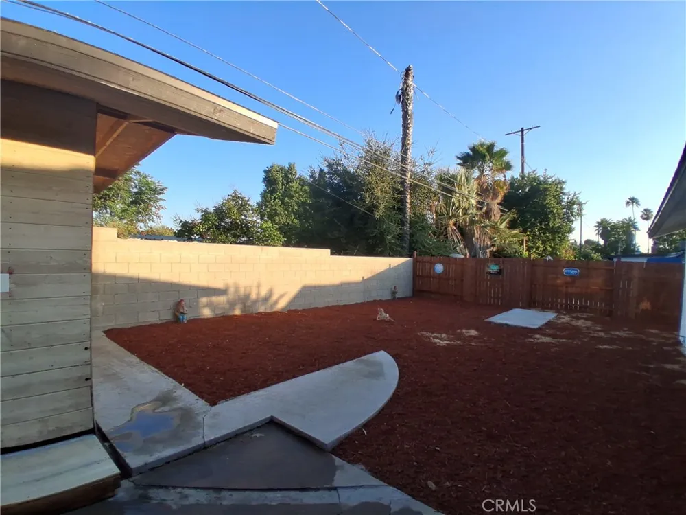 11662 Glamis Street Sylmar, CA 91342