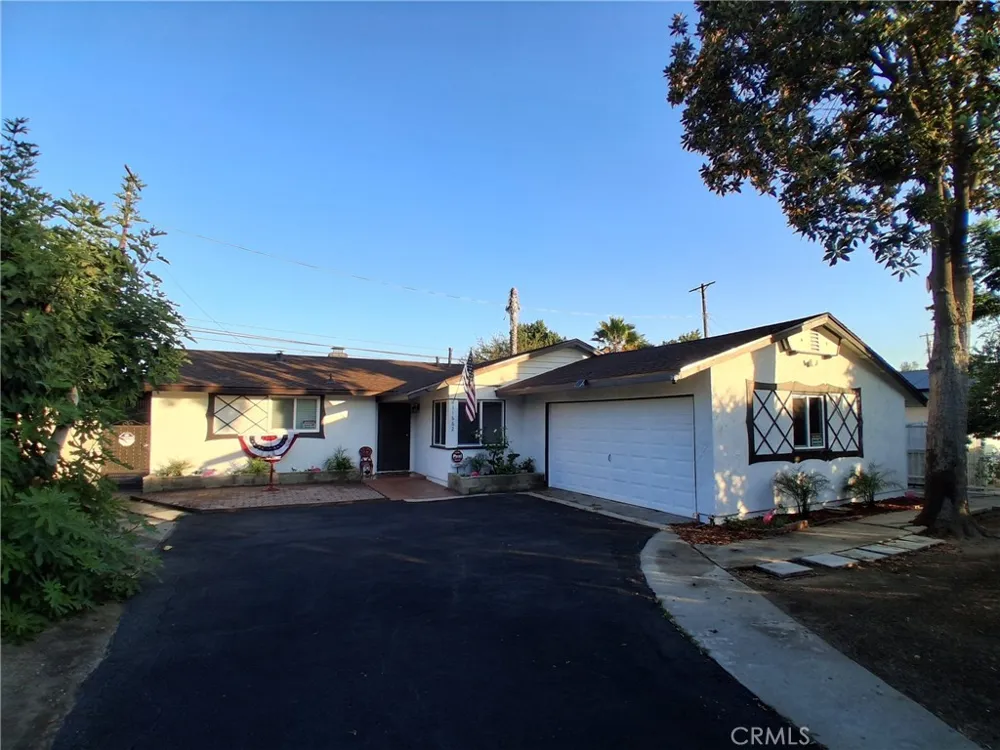 11662 Glamis Street Sylmar, CA 91342