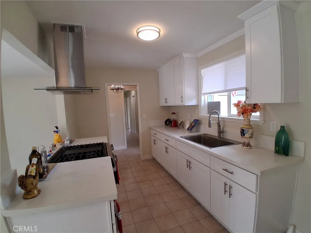 11662 Glamis Street Sylmar, CA 91342
