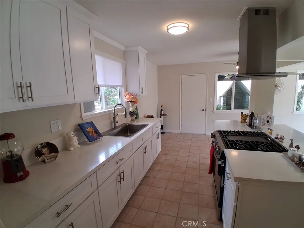 11662 Glamis Street Sylmar, CA 91342