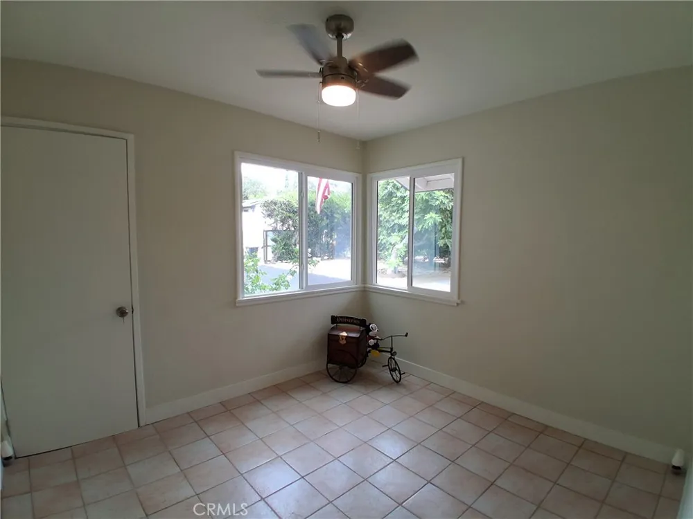 11662 Glamis Street Sylmar, CA 91342