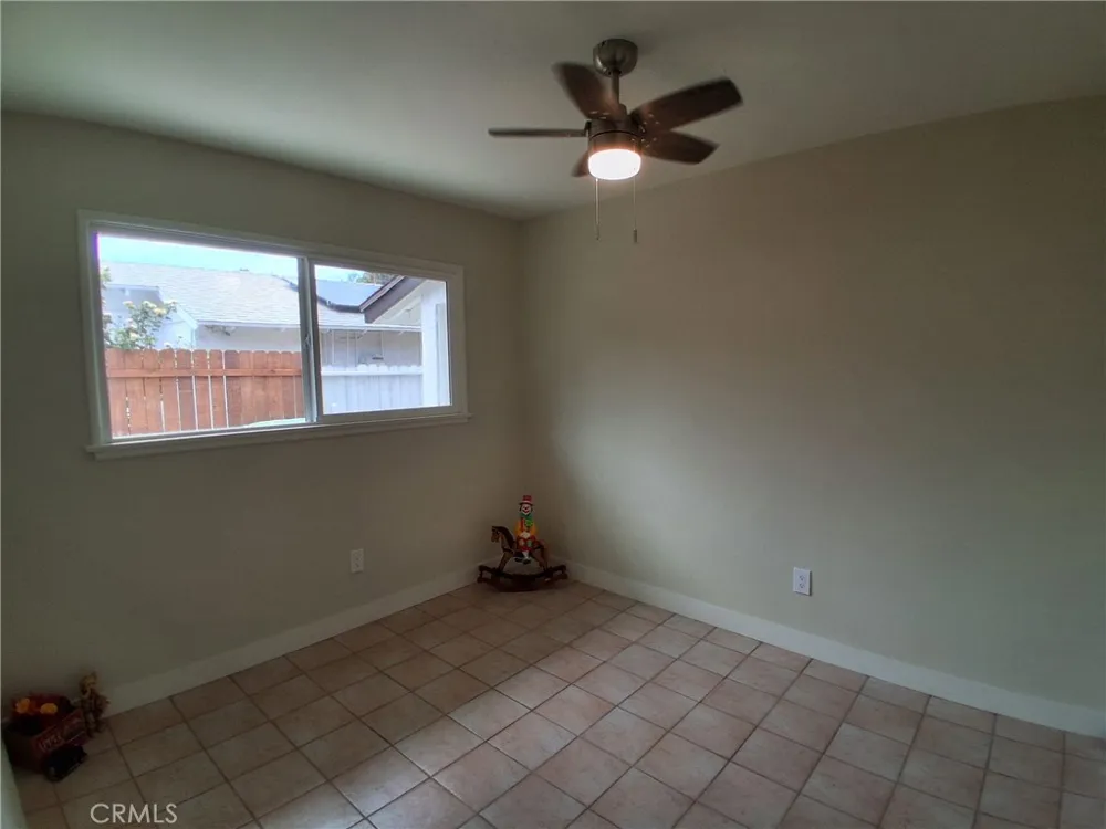 11662 Glamis Street Sylmar, CA 91342