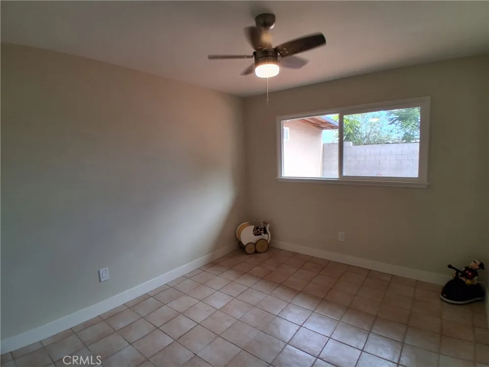 11662 Glamis Street Sylmar, CA 91342