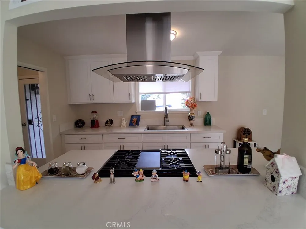 11662 Glamis Street Sylmar, CA 91342