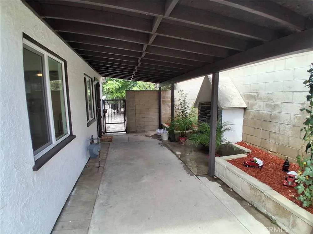 11662 Glamis Street Sylmar, CA 91342
