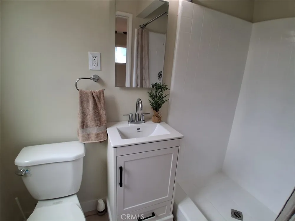 11662 Glamis Street Sylmar, CA 91342