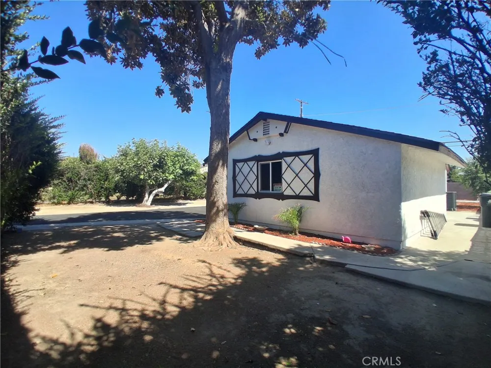 11662 Glamis Street Sylmar, CA 91342