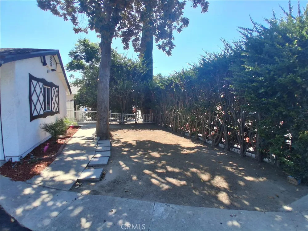 11662 Glamis Street Sylmar, CA 91342