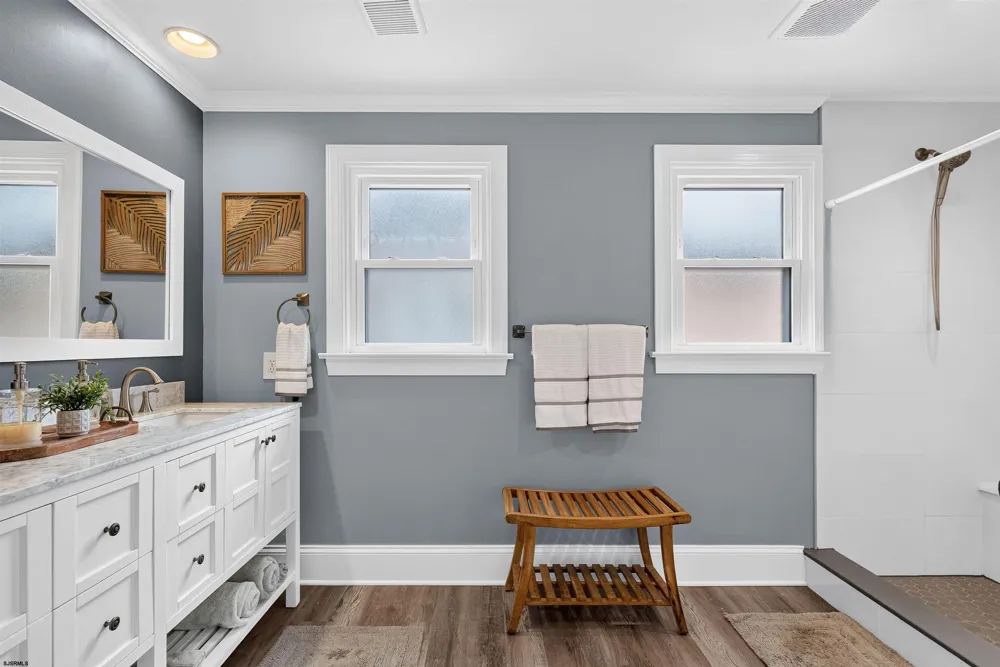 31 Simpson Ave Ocean City, NJ 08226