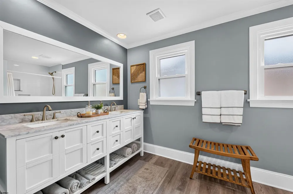31 Simpson Ave Ocean City, NJ 08226